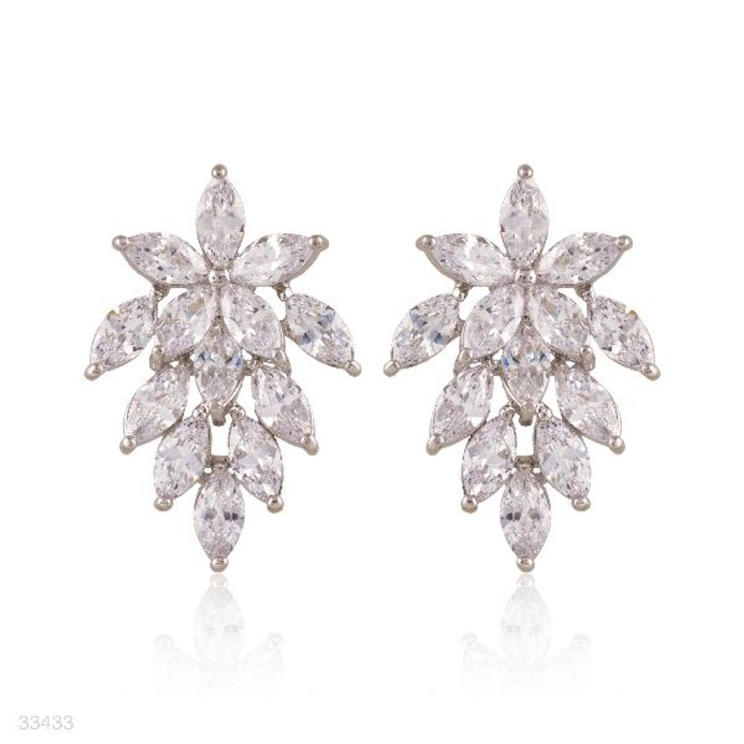 pretty clear flower bunch earrings