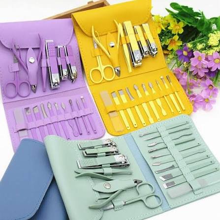 Professional Manicure Set – Complete Nail Care Grooming Kit